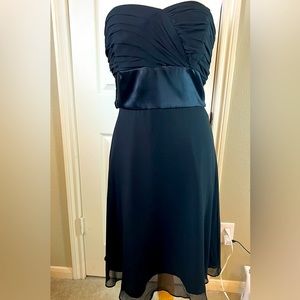 White House Black Market‎